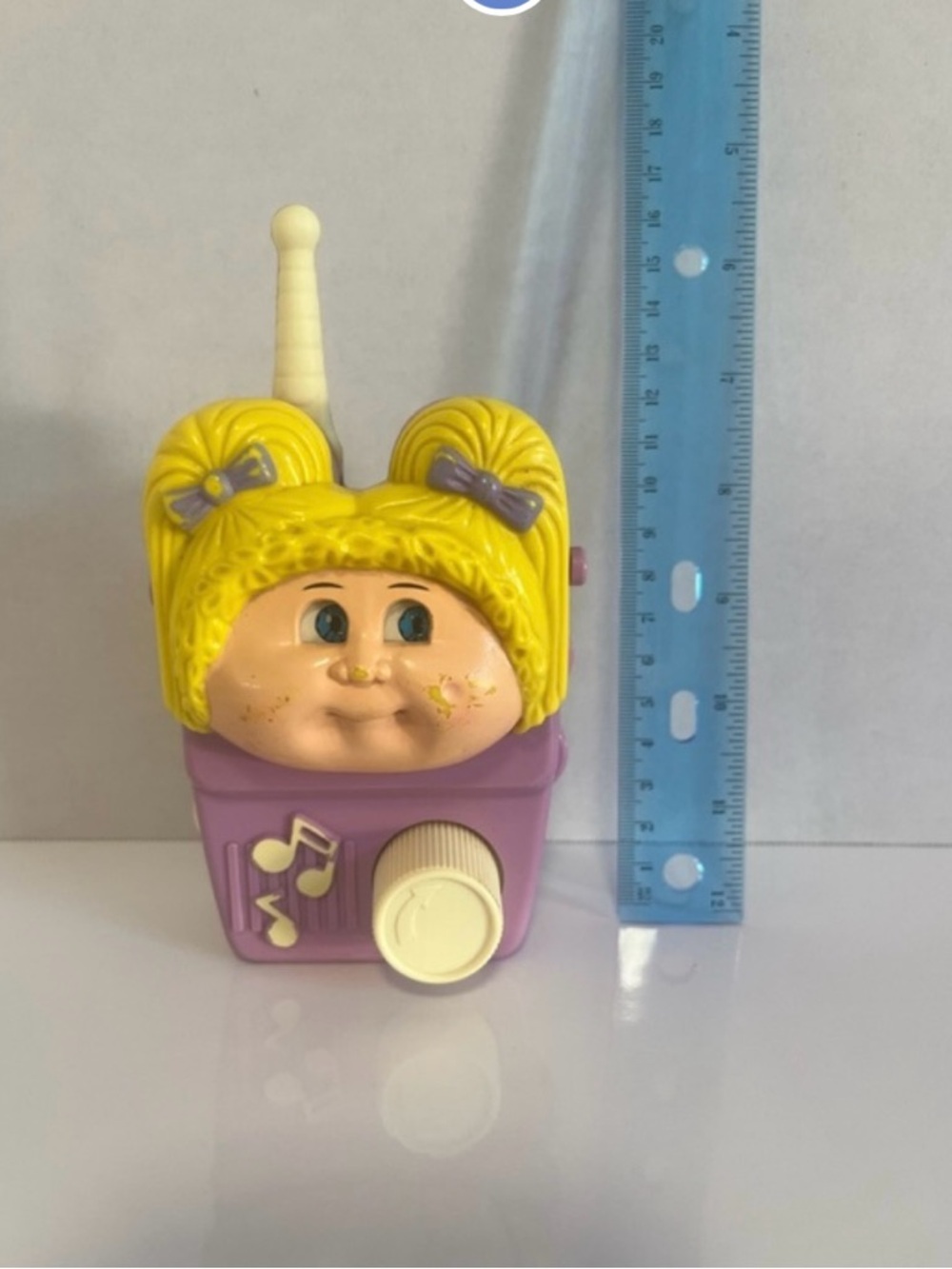Vintage 1984 cabbage patch wind up radio / music box